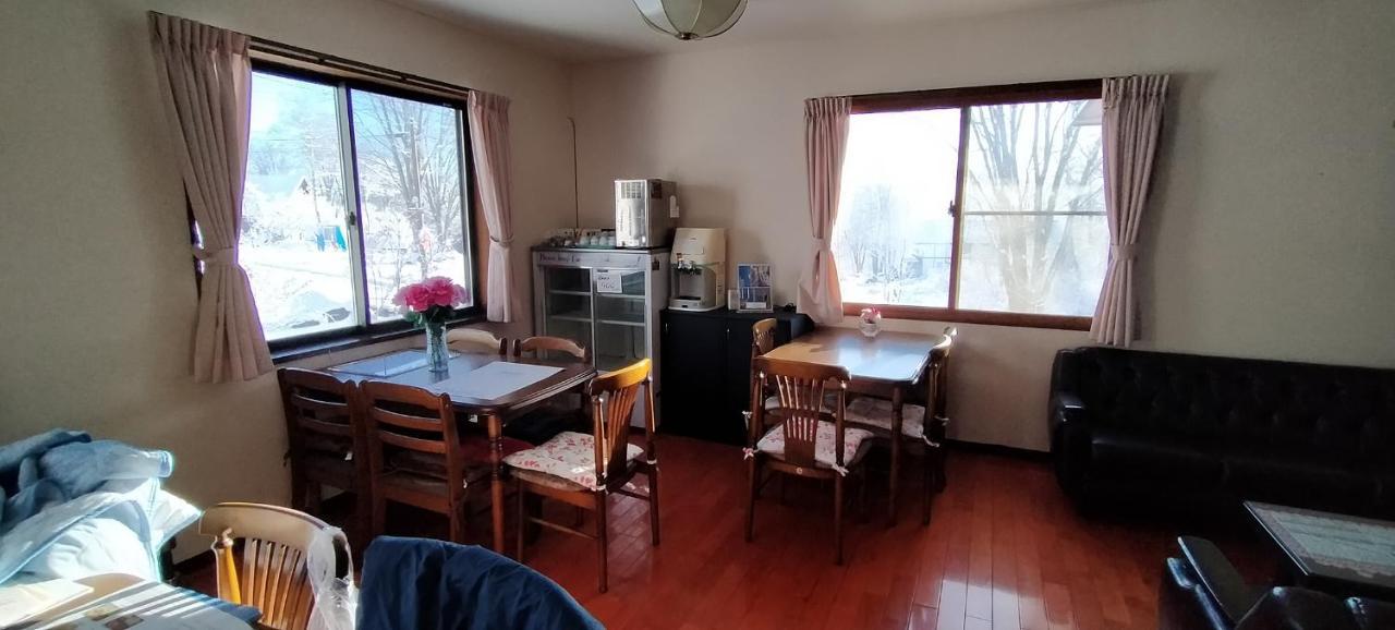 Guesthouse Aozora Blue Sky Myoko Bagian luar foto