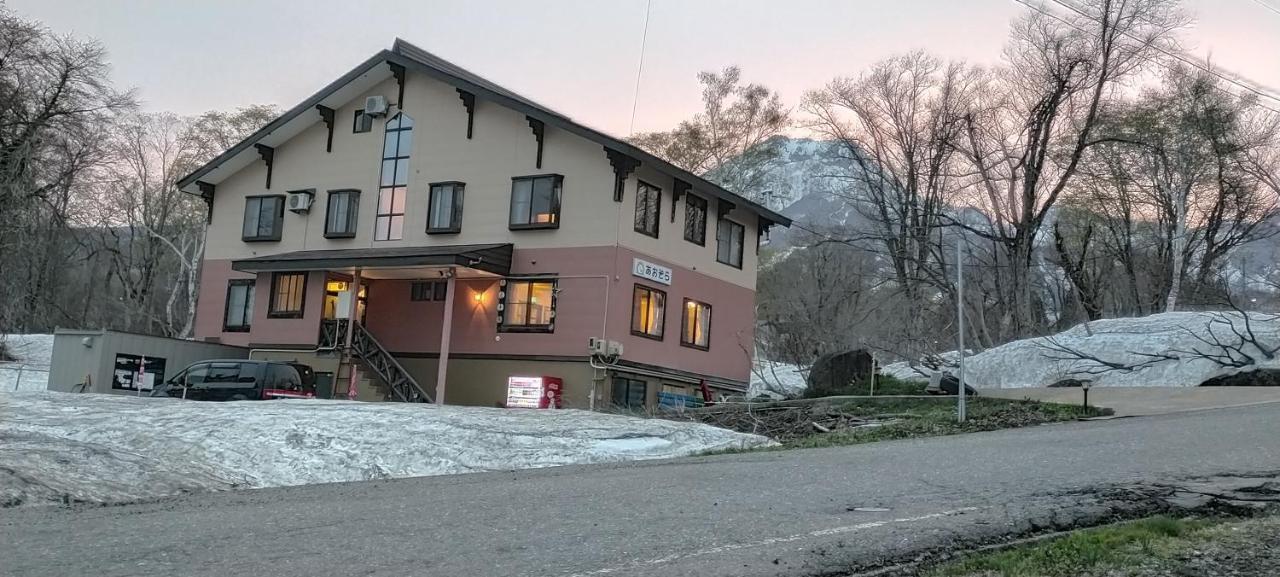 Guesthouse Aozora Blue Sky Myoko Bagian luar foto